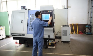 工业触控一体机应用在智能化磨床的优势特点